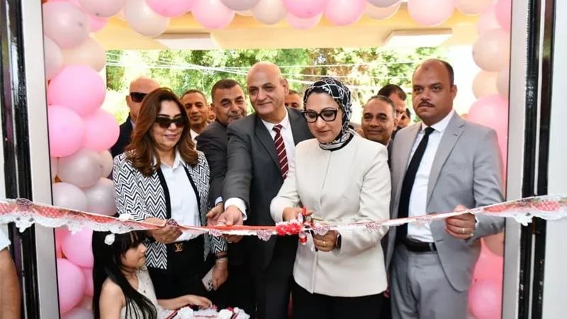 وزيرة التنمية المحلية ومحافظ الوادي الجديد تفتتحان المركز التكنولوجى