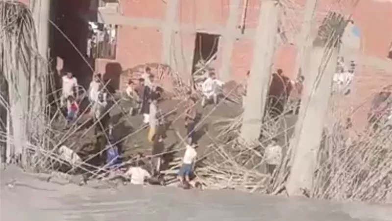 إصابة 3 عمال في سقوط سقف مسجد بالفيوم