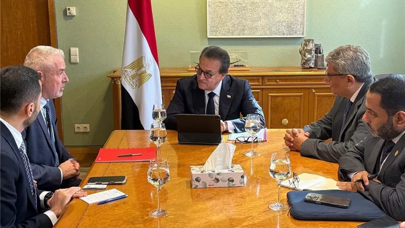 وزير الصحة يبحث مع «فريزينيوس ميديكال كير» الارتقاء بخدمات مرضى الاعتلال الكلوي