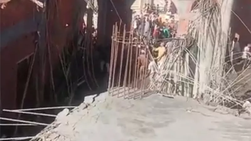 القبض على مقاول بعد انهيار سقف مسجد بالفيوم وإصابة شخصين