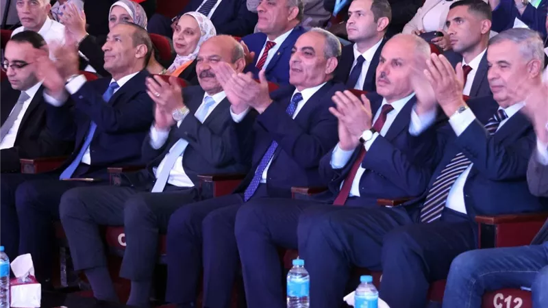  رئيس جامعة قناة السويس يشهد حفل افتتاح مهرجان الإسماعيلية الدولي للفنون الشعبية