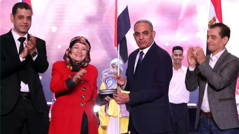 تكريم الفنانة مشيرة إسماعيل في افتتاح مهرجان الإسماعيلية الدولي للفنون الشعبية