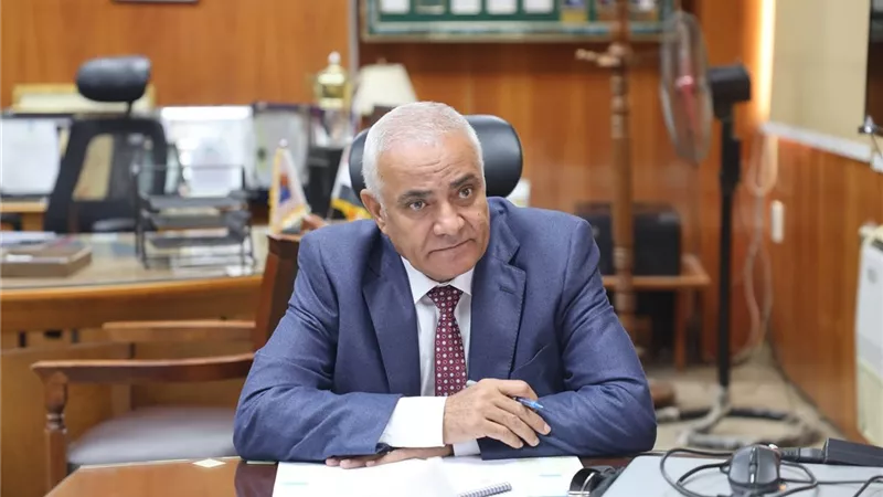 رئيس مياه بني سويف يضع مشروعات حياة كريمة على رأس الأولويات
