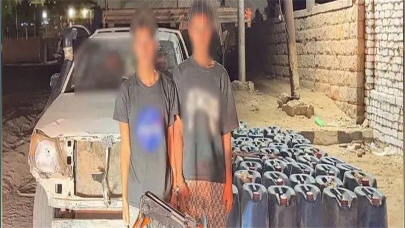 ضبط شخصين بأسوان بحوزتهما طن سولار وبندقيتان قبل بيعهما في السوق السوداء