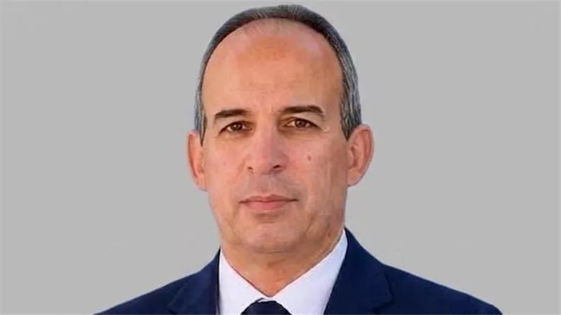 ضبط عاطل بحوزته سلاح ناري ومواد مخدرة قبل توزيعها على طلاب الجامعة والمواطنين 