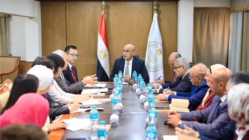 تطوير المدارس المصرية اليابانية.. تفاصيل اجتماع وزير التعليم مع «جايكا»