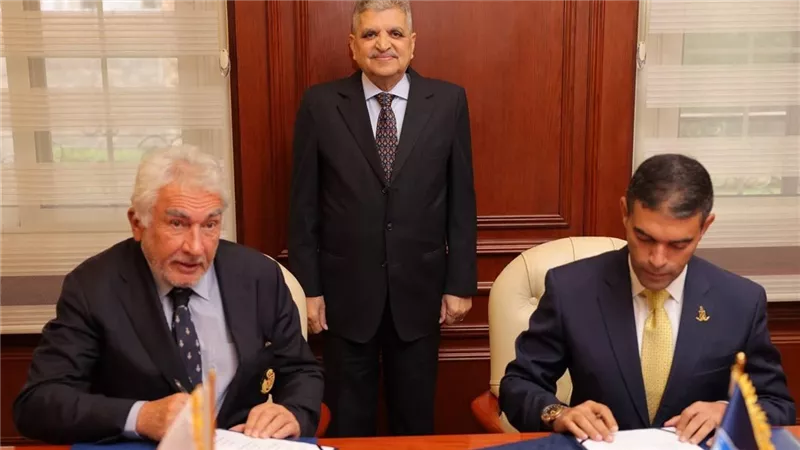 هيئة قناة السويس توقع بروتوكول تعاون مع نادي موناكو لليخوت