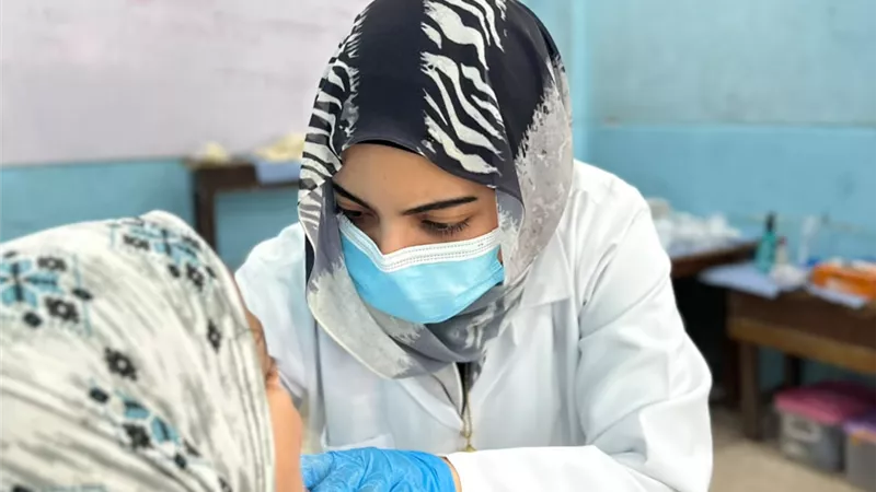جامعة الإسكندرية تقدم خدمات طبية مجانية لـ920 مواطنًا بقرية عبد القادر بالعامرية