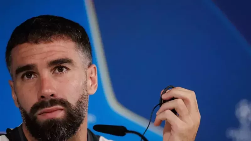 كارفاخال في مقر خيتافي.. صفقة جديدة بعد نهاية رحلته مع ريال مدريد