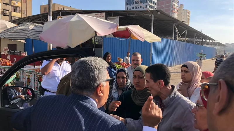 محافظ الدقهلية يتابع السوق الحضاري بطلخا لليوم الثاني ويمنع عودة الباعة إلى الشوارع