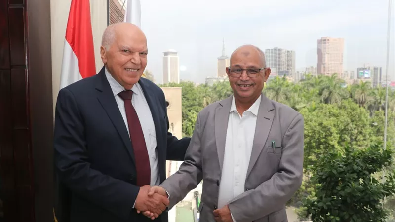 نقيب المعلمين يستقبل وفدًا سودانيًا لتعزيز التعاون وتبادل الخبرات النقابية
