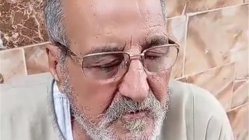 «كان بيجري على أكل عيشه.. عايزين ابننا ونارنا تبرد».. انهيار والد إكرامي ضحية حادث السودان