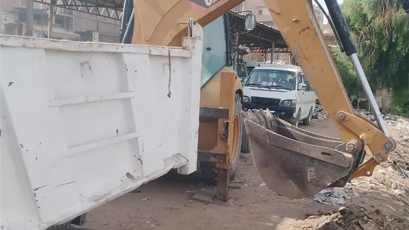 إحالة عامل ومشرف نظافة بـ 