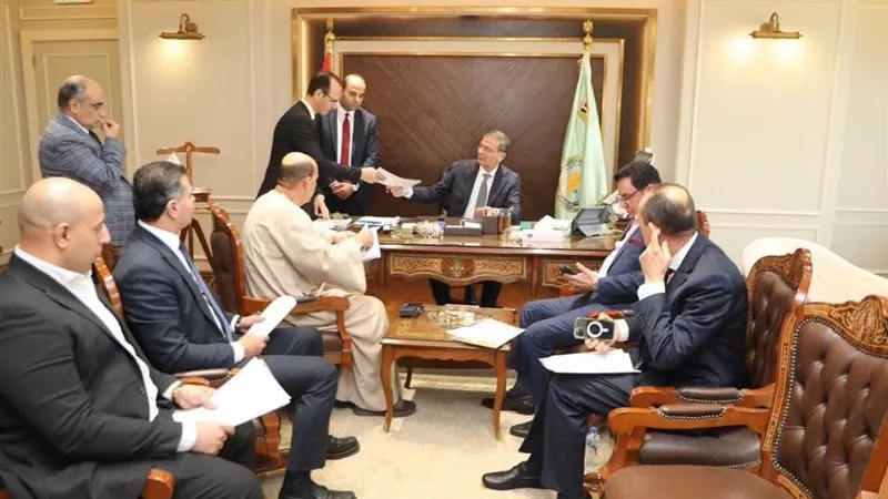 وزير الزراعة يستجيب لطلبات النواب لحل مشكلات الفلاحين وتوفير الأسمدة 