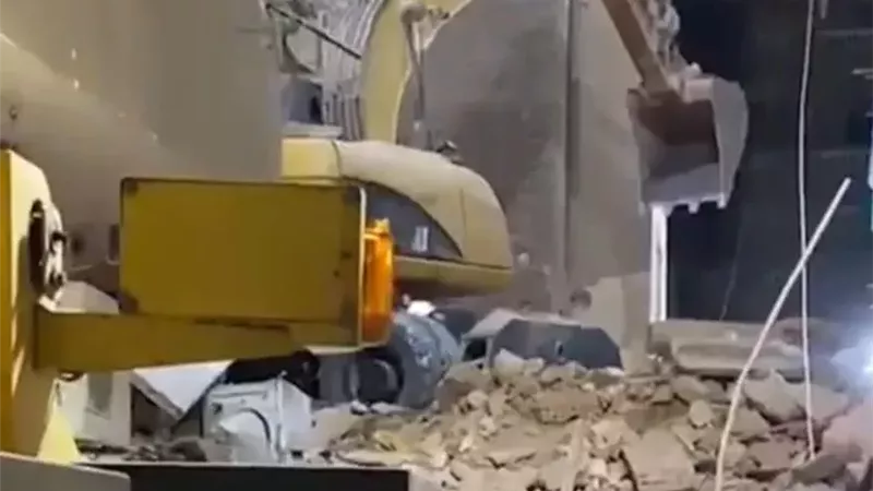 ليلة الرعب في حدائق القبة.. القصة الكاملة لانهيار عقار وساعات البحث عن المفقودين