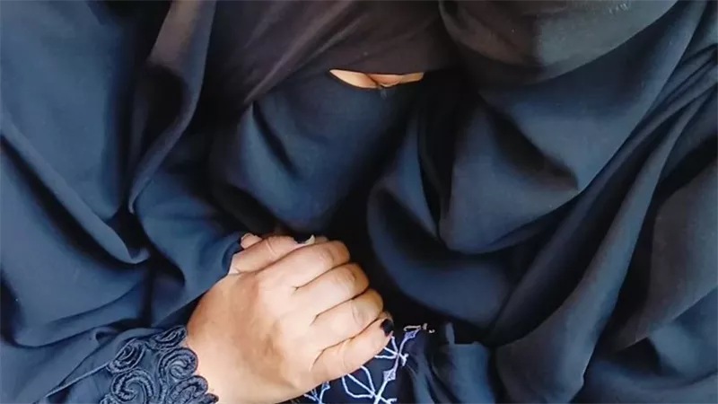 «صرخة أم مكلومة».. تفاصيل اللحظات الأخيرة في حياة الطفل «آدم» ترويها والدته بين الإغماء والانهيار