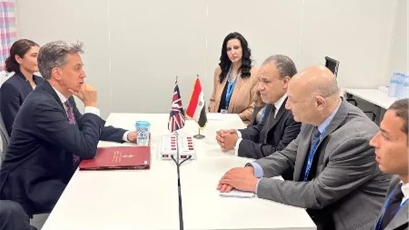 وزير الخارجية ونظيره البريطاني يبحثان خفض التصعيد الإقليمي وتسوية الأزمة السودانية