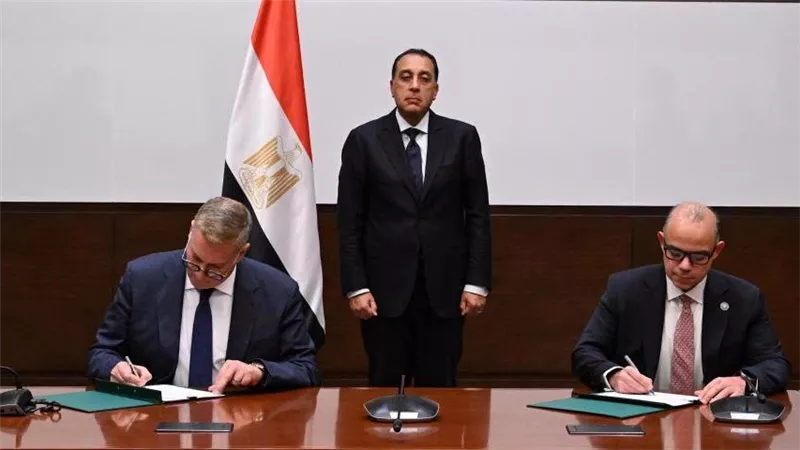 مدبولي يشهد توقيع بروتوكول تعاون بين البترول والاستثمار لتعزيز التكامل في الترويج للفرص الاستثمارية