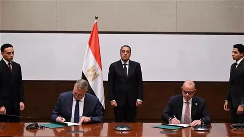 توقيع بروتوكول بين البترول والاستثمار لترويج الفرص الاستثمارية بقطاعي الطاقة والتعدين