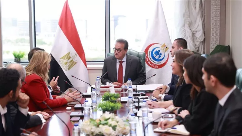 وزير الصحة يبحث مع اتحاد المستشفيات العربية تطوير الخدمات الصحية والتحول الرقمي