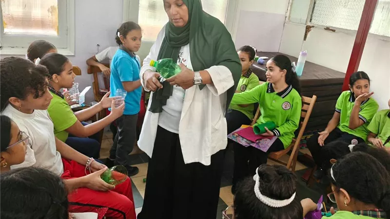 محافظ الإسماعيلية يتابع فعاليات «بيئتنا خضراء مستدامة» لتوعية طالبات المدارس