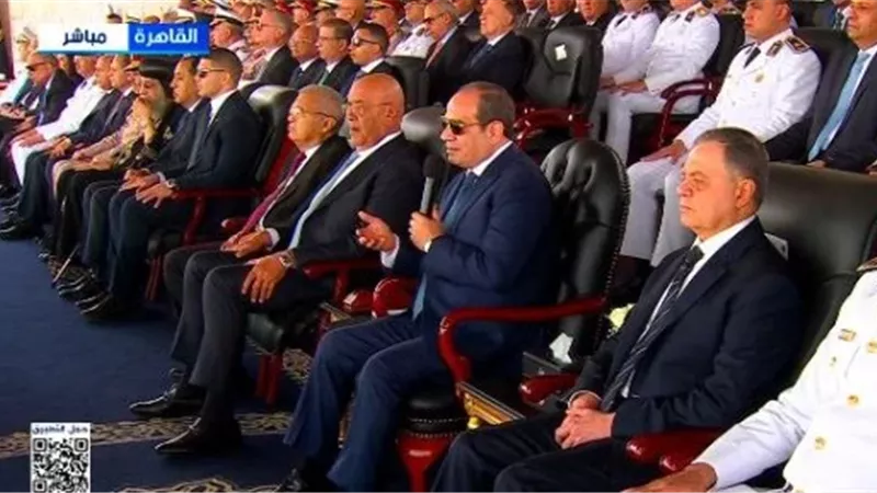 الرئيس السيسي: لن نسمح لأحد بتهديد أمن مصر واستقرارها