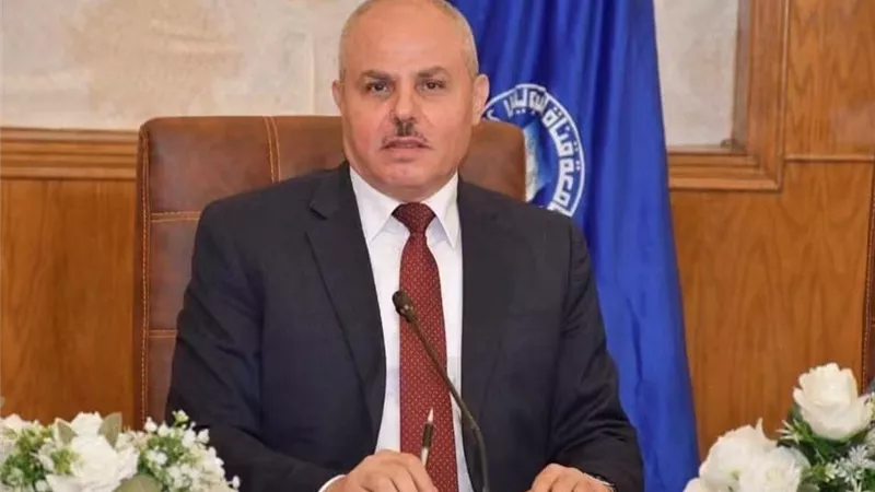 رئيس جامعة قناة السويس يقدم التهنئة لمحافظ الإسماعيلية بمناسبة العيد القومي 