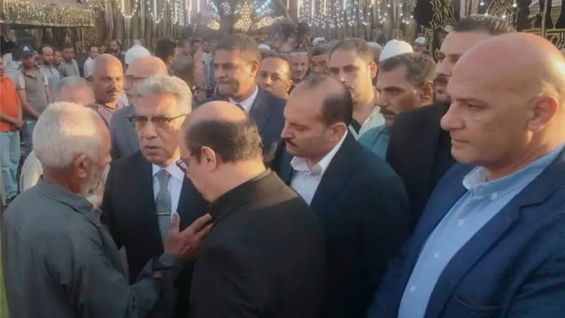 محافظ الدقهلية يواسي أسرتي ضحيتي حادث السودان في تمي الأمديد وميت سلسيل