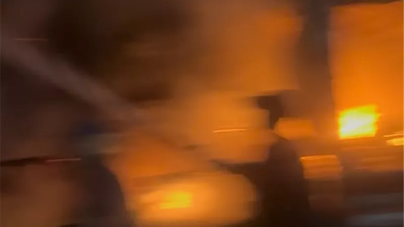 السيطرة على حريق التهم قاعة أفراح شهيرة في نجع حمادي بقنا