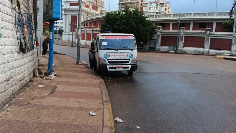 أمطار غزيرة تضرب الإسكندرية.. والصرف الصحي يرفع حالة الطوارئ