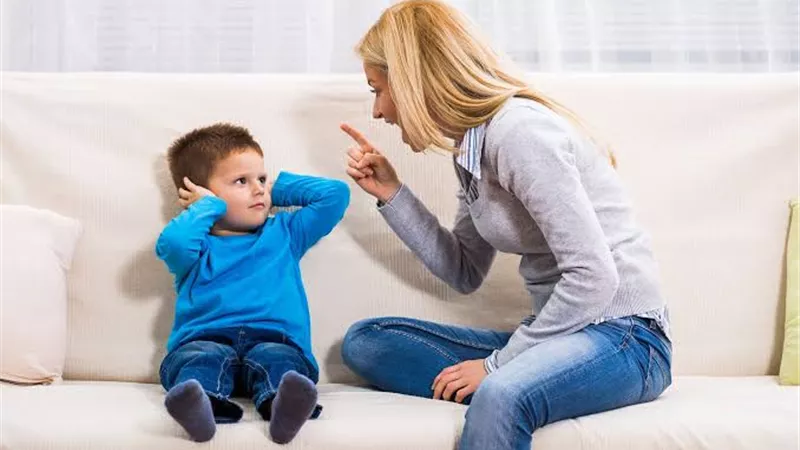 قبل أن يتحول الغضب إلى عادة أسرية.. 5 خطوات تساعد الأم على الهدوء