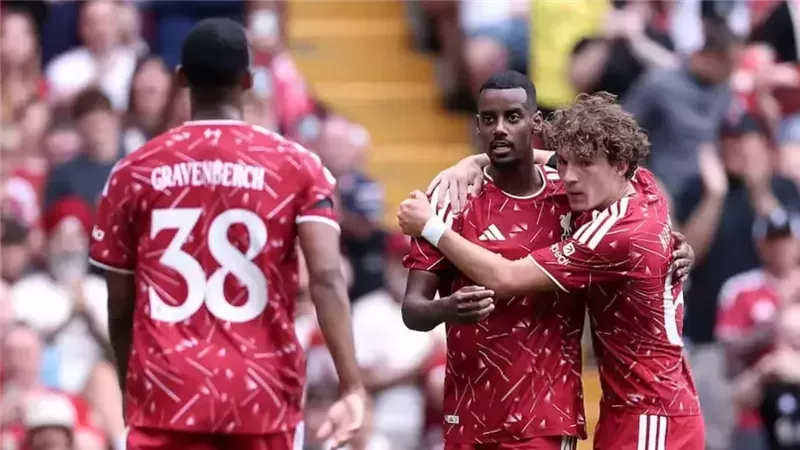 إيزاك يقود هجوم ليفربول أمام برينتفورد في الدوري الإنجليزي 