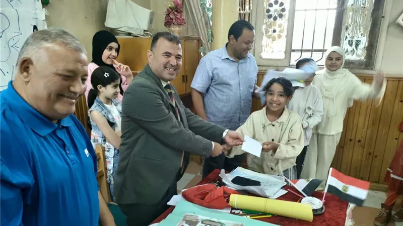 عبر وافتخر بنصر أكتوبر.. إبداعات فنية بمركز شباب إهناسيا ببني سويف 