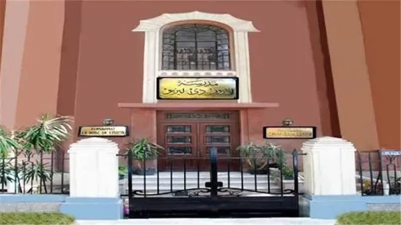 واقعة طفل مدرسة لاروز بالدقي.. ماذا كشفت كاميرات المراقبة عن خروجه حافيًا؟