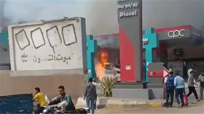 السيطرة على حريق اندلع داخل محطة بنزين بمنطقة الوراق في الجيزة