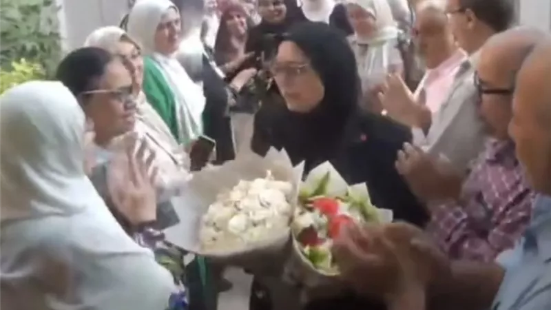 ممر شرفي من العاملين بالإدارة الصحية بميت غمر في وداع الدكتورة سحر فؤاد