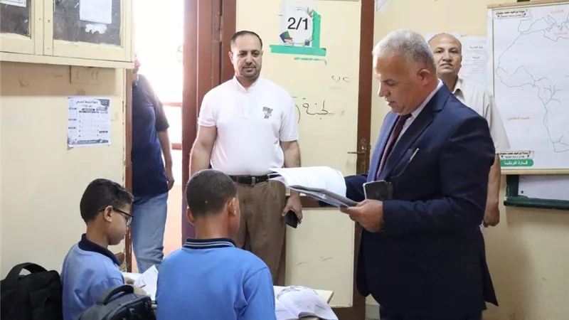 جولات ميدانية لمدير تعليم الدقهلية بمدارس المنصورة: التقييم الحقيقي يبدأ من داخل الفصل