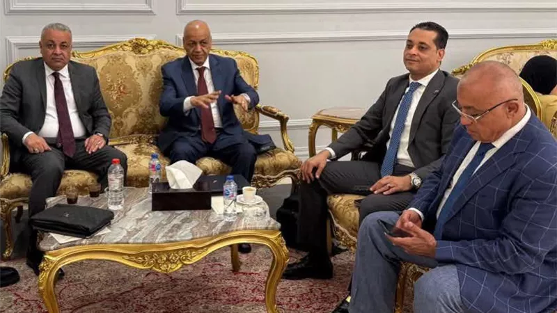 قبل التصويت على طلب الرئيس.. بدء توافد النواب إلى مقر المجلس بالعاصمة الجديدة