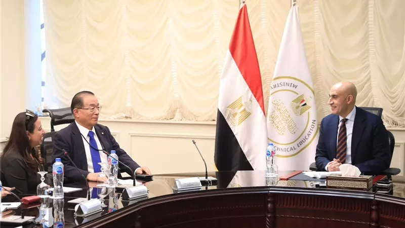 وزير التعليم يبحث مع اليابان تطوير 20 مدرسة فنية وبدء الدراسة بها العام المقبل