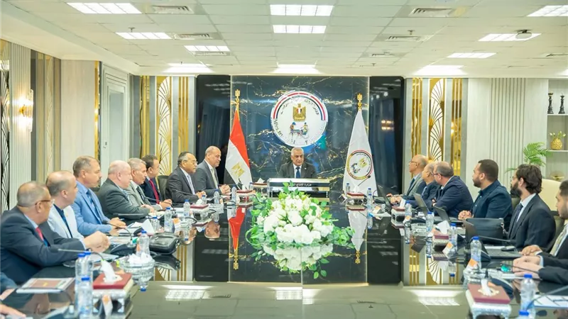 الإنتاج الحربي: يجب أن يشعر المواطن بمردود ما توفره الدولة من خدمات لتحسين مستوى معيشته