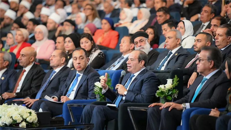 السيسي: لو حد قال ربنا مش موجود متزعلوش منه.. ازعلوا عليه لأنه فاته كل شيء