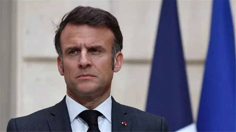 بسبب غضب الفرنسيين من جولته في الخليج.. ماكرون يؤجل زيارته إلى نيجيريا والسنغال 