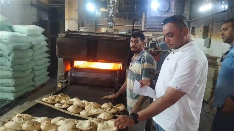 محافظ أسيوط: 611 محضرًا تموينيًا وضبط سلع غير صالحة وأخرى مدعمة