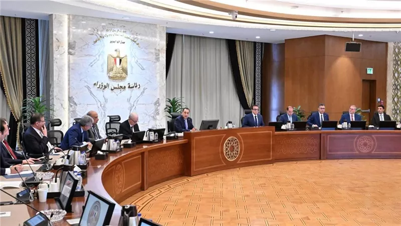 رئيس الوزراء يترأس اجتماع لجنة إدارة الأزمات لمتابعة المخزون الاستراتيجي