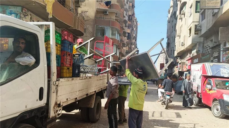 رفع ومصادرة 336 مخالفة إشغالات بحي شرق على مدار يومين متتاليين