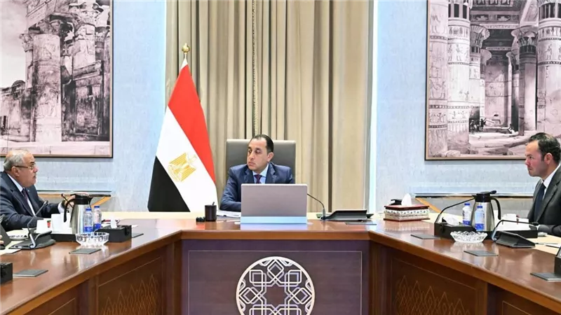 رئيس الوزراء يتابع موقف الإصدار الثاني من وثيقة سياسة ملكية الدولة 