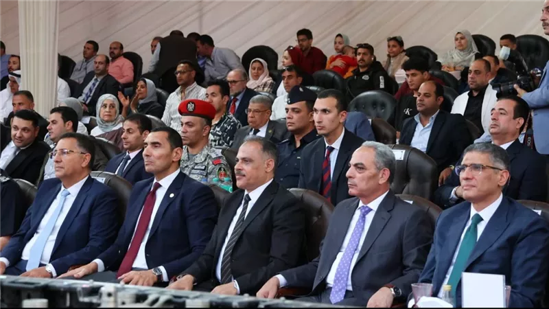 محافظ الإسماعيلية يشارك في مهرجان الشرقية للخيول العربية الأصيلة.. صور