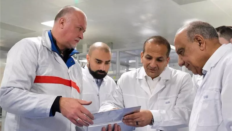 وزير الكهرباء يزور مصنع «رينيرا» الروسية لبحث توطين صناعة بطاريات تخزين الطاقة