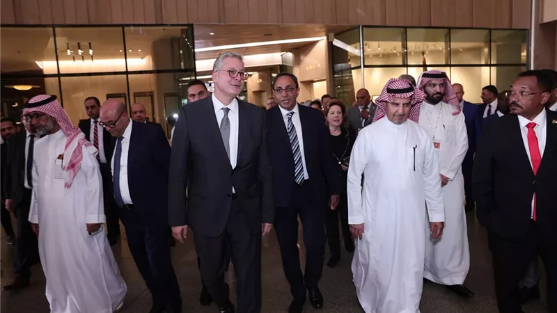 وزير البترول يقود جولة لكبار الضيوف في المتحف المصري الكبير للترويج لفرص الاستثمار التعديني