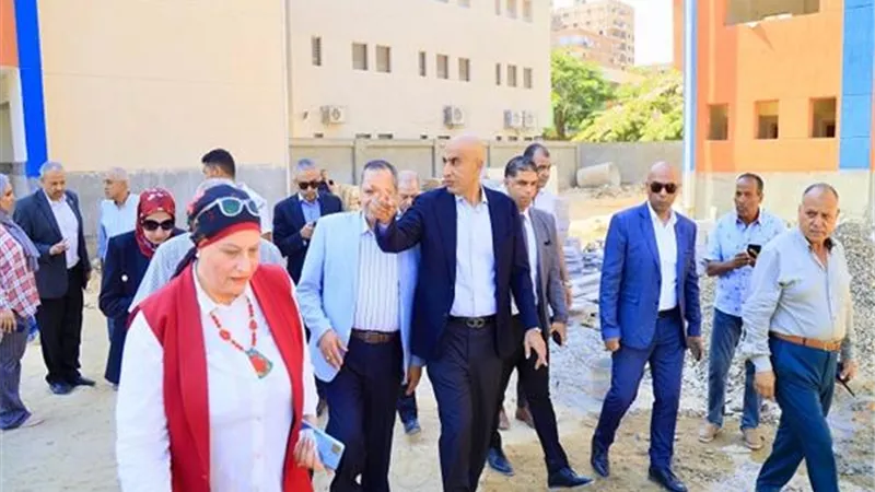 وزير التعليم يتفقد مواقع إنشائية لعدد من المدارس الجديدة بالمرج